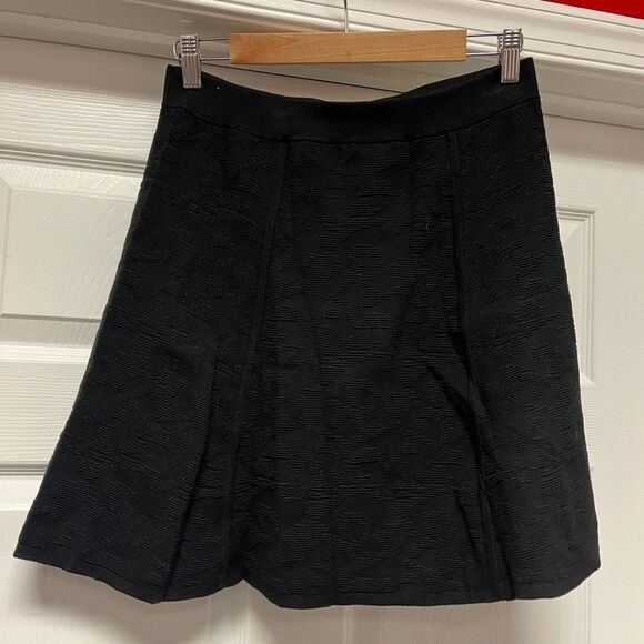 Ann Taylor Black Texture Stretch Pull On Circle Skirt sz 14P - Picture 3 of 4